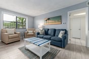Friendly Native Retreat: 2BD|1BR| Walk to Beach!