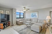 Penthouse Paradise with Amazing Views: 2BD, 2BA O-803