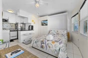 Sea Rocket 24: Second Floor Beachside Retreat
