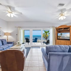 Family-Friendly 3BR Beachfront Retreat | Indian Rocks | Sea Side #202