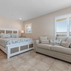 Ground Floor Beach Front Excellence! SR-7