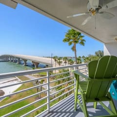 Isla Del Sol Bahia Vista 7-507 2/2 Amazing View