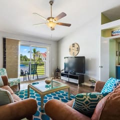 Isla Del Sol Retreat – Pool View & Near Gulf Beaches 6-246