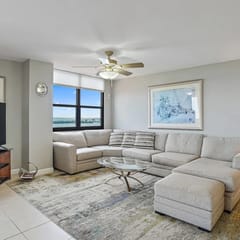 Penthouse Paradise with Amazing Views: 2BD, 2BA O-803