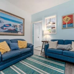 Rock Lobster 1 | Cozy Beach Cottage Steps from Treasure Island Beach & John’s Pass