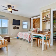 Sea Rocket 22: Gulf Front Bliss in