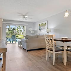St Pete Isla Vista Verde E 2-111 Pond View! 2/2