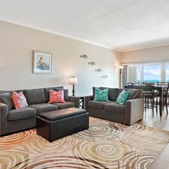 Stunning Gulf-Front 3BR Condo in Redington Shores – Pool, Balcony & Pet-Friendly