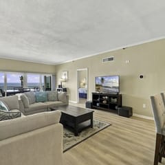 Stunning Gulf-Front 3BR Condo in Redington Shores – Pool, Balcony & Pet-Friendly