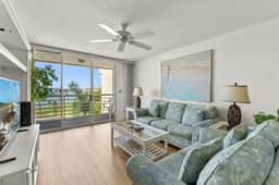 Bahia Vista Top Floor Bay Front 2 Bedroom 12-543 - Image 2