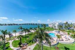 Bayfront 2BR/2BA Ground-Floor Retreat at Isla Del Sol 12-146 - Image 3