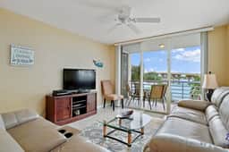 Bayfront Bahia Vista 9-424 w/ Balcony, Pool & Minutes to St. Pete Beach - Image 3