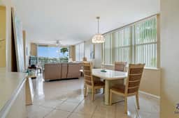 Bayfront Bahia Vista 9-424 w/ Balcony, Pool & Minutes to St. Pete Beach - Image 4