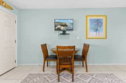 Cozy 1-Bdrm Madeira Beach – Tropic Breeze #11 Pool Access & Walk to Beach - Image 4