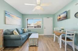 Cozy Ground-Floor Retreat at Tropic Breeze – Walk to Madeira Beach! - Image 2