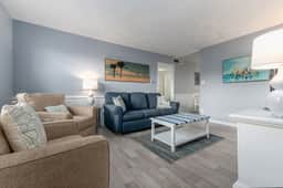 Friendly Native Retreat: 2BD|1BR| Walk to Beach! - Image 2