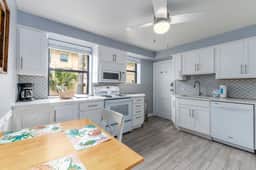Friendly Native Retreat: 2BD|1BR| Walk to Beach! - Image 5