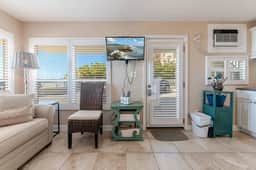 Ground Floor Beach Front Excellence! SR-7 - Image 5