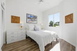 Isla Del Sol Condo | Golf Views, Pool & Balcony - Image 5