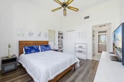 Isla Del Sol Condo | Golf Views, Pool & Balcony - Image 4