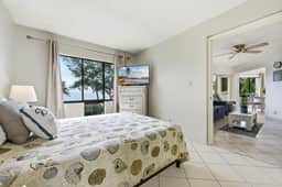 Nature Lover’s Paradise: 2BR/2BA Bayfront Retreat 🌿 - Image 4