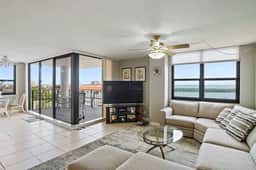 Penthouse Paradise with Amazing Views: 2BD, 2BA O-803 - Image 3
