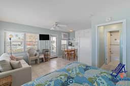 Sea Rocket 23: Second Floor Corner Beachfront Retreat - Image 4