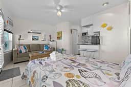 Sea Rocket 24: Second Floor Beachside Retreat - Image 2