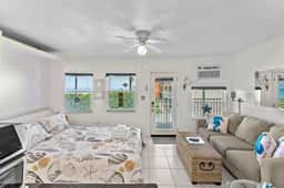 Sea Rocket 24: Second Floor Beachside Retreat - Image 5