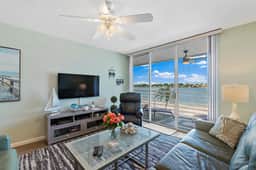 St Pete Isla Bahia Vista 7-203 2/2 Amazing View - Image 4