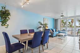 St Pete Isla Bahia Vista 8-210 Bay View - Image 3