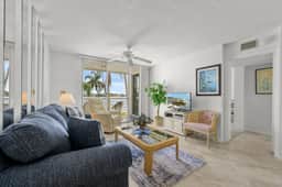 St Pete Isla Bahia Vista 8-212 2/2 Corner Unit - Image 3