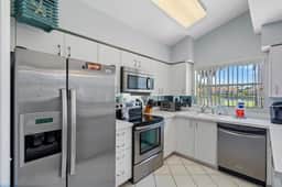 St Pete Isla Vista Verde North Mirada Townhome 3/2 TH-21 - Image 5