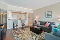 Stunning Gulf-Front 3BR Condo in Redington Shores – Pool, Balcony & Pet-Friendly - Image 5