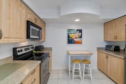 Top Floor Corner Unit| Bahia Vista 8-509|2/2 - Image 4