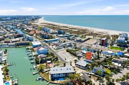Treasure Island Beach House | Walk to the Sand - Image 3