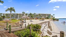 Waterfront Luxury 9-520 – Sunsets, Beach, Pool, Boat & Dolphin Views - Image 4
