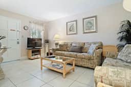 Waves 16: Chic 1BR Condo Steps from St. Pete Beach with Pool Access - Image 4