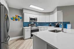 🏡 Vista Verde West • 1st Floor • Relaxing 2 Bedroom Pond View 6-136 - Image 4
