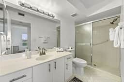 NEW Bayfront 2BR/2BA Ground-Floor Retreat at Isla Del Sol 12-146 - Image 5