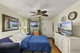 Sunset Cove 28S | Steps to Sunset Beach, Pool & Waterfront Dock - Image 5