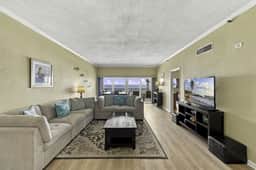 Stunning Gulf-Front 3BR Condo in Redington Shores – Pool, Balcony & Pet-Friendly - Image 3
