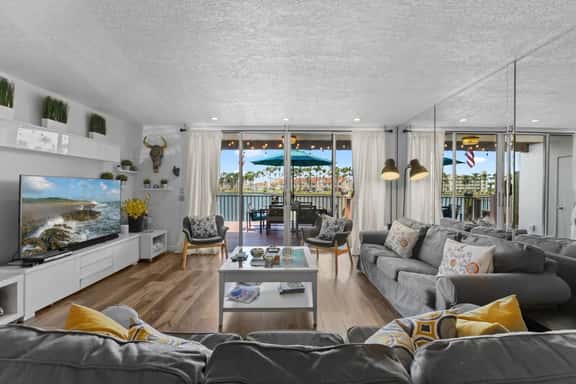 3 Bedroom Lake Front Townhouse - Absolute Gem Isla Del Sol - TH-10 - Image 1
