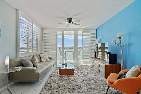Bahia Vista 14-357: Beautifully Updated 2BD|2BA - Image 1