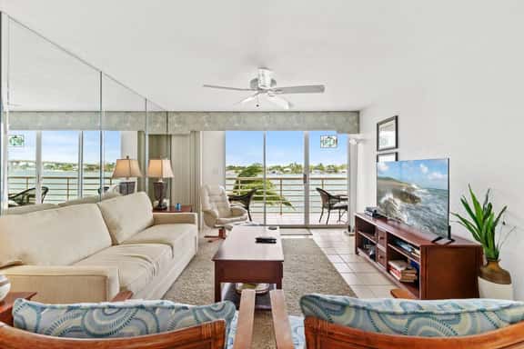 Club Bahia 15-370 Bay Front Isla Del Sol 2 Bed - Image 1