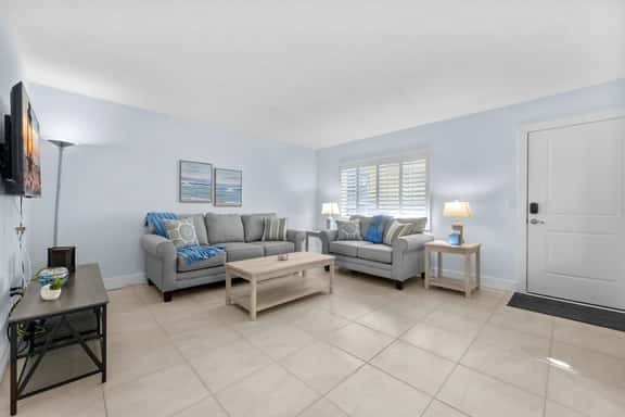 Coastal Comfort at The Waves – Steps from St. Pete Beach 🌊☀️ - Image 1