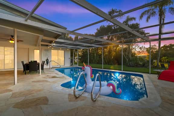 Coastal Sea-Esta: 4 BR Pool Home | Holiday Deals - Image 1