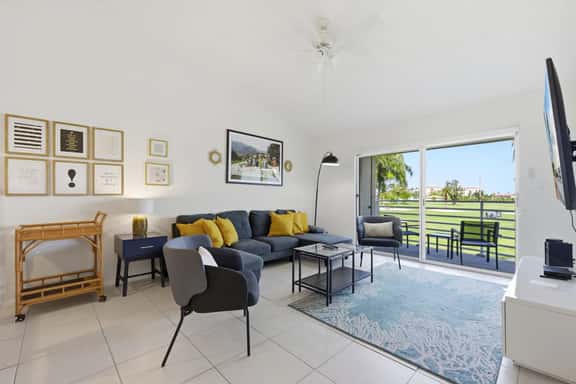 Isla Del Sol Condo | Golf Views, Pool & Balcony - Image 1