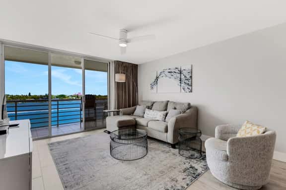 Luxury Bay Front Condo – 2BD 2BA | Unit 14-563 with Stunning Water Views - Image 1