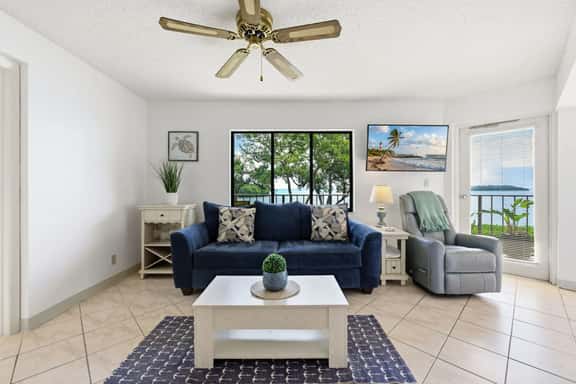 Nature Lover’s Paradise: 2BR/2BA Bayfront Retreat 🌿 - Image 1